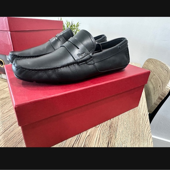 Beautiful leather shoes, very well taken care of